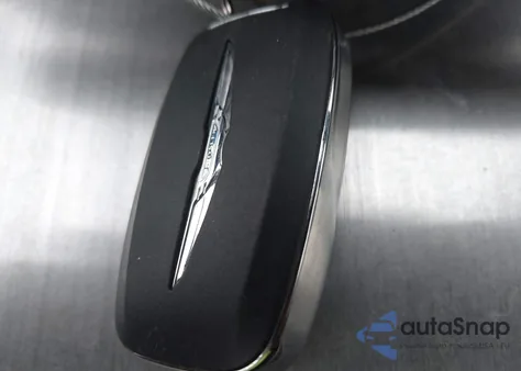 2019 Chrysler Pacifica Touring L z USA, uszkodzony, nr VIN 2C4RC1BG0KR589946